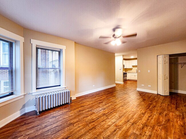 Foto del edificio - 2057 W Arthur Ave