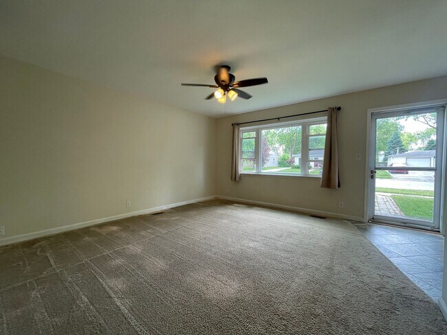 Foto del edificio - 3BD Home In Highland, IN