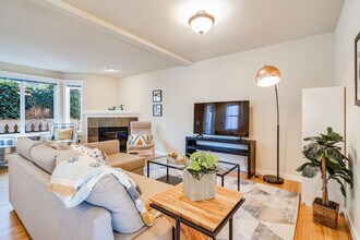 Building Photo - 219 Nickerson St