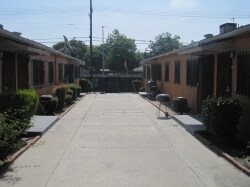 Building Photo - 9615-9619 S Hoover St