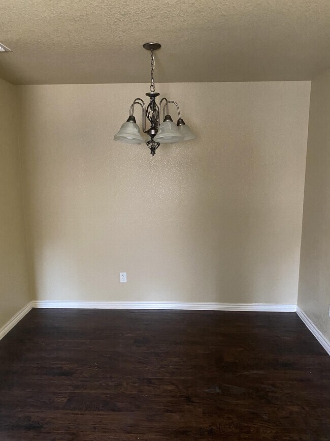 Foto del edificio - 4502 Watercrest Rd