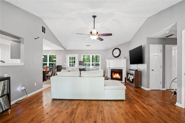 Foto del edificio - 131 Homestead Way