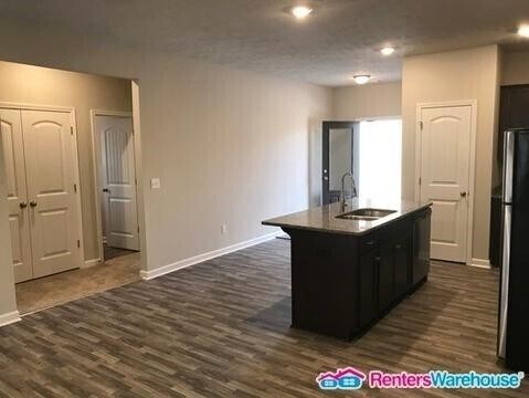 Building Photo - Spacious 3 Bedroom ranch style home in Cov...