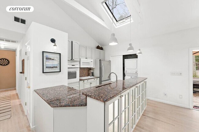 Foto del edificio - 22 Harbor View Ln