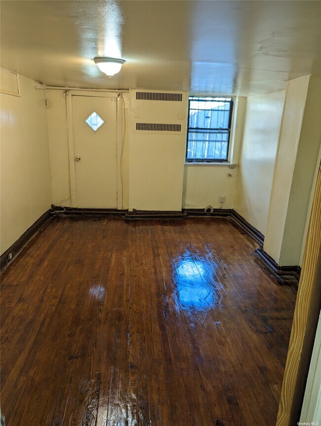 Building Photo - 53 E 58th St