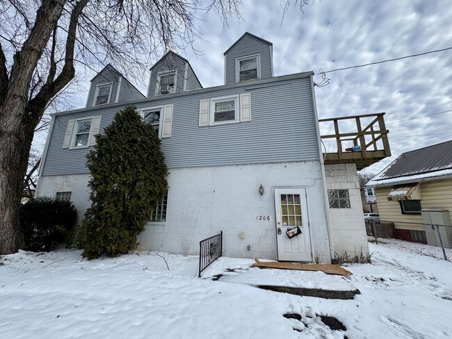 3 Bedroom 2 Bath in Natrona Heights, PA! - 3 Bedroom 2 Bath in Natrona Heights, PA! House