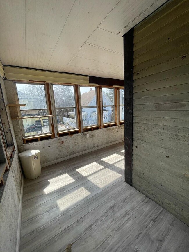 Building Photo - 11 Wright St