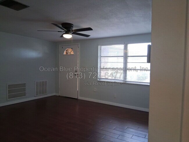 Foto del edificio - 9330 Ledgestone Ln