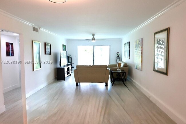 Building Photo - 3004 Portofino B2