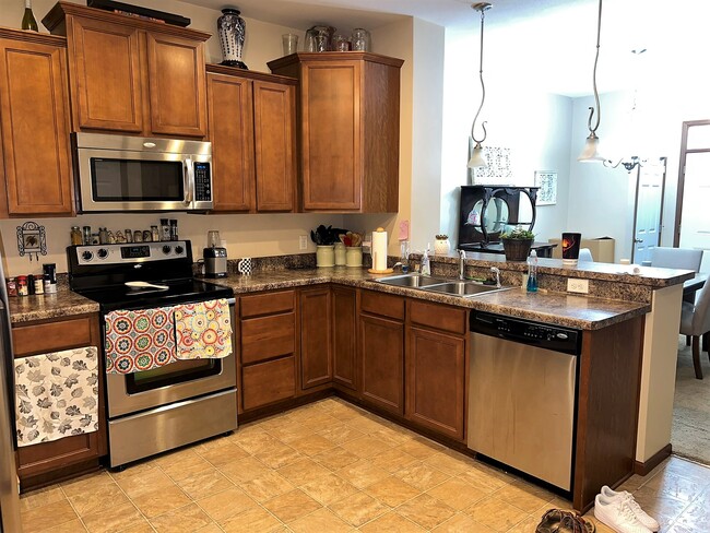 Kitchen - 3305 Hazel Trl