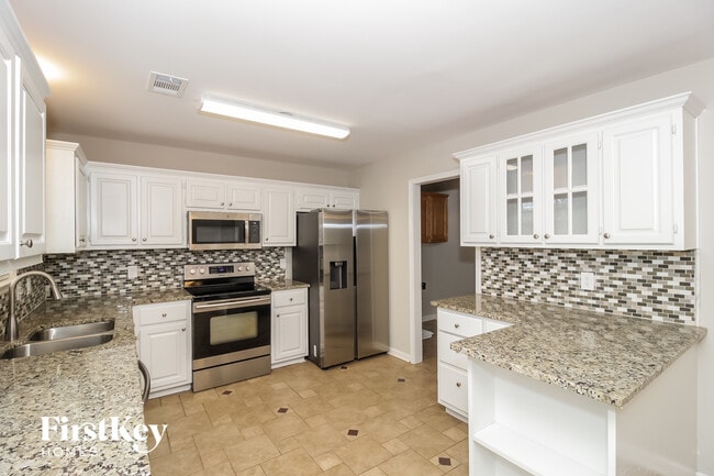 Building Photo - 14 Windcliff Ct SW