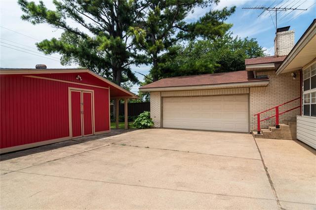 Building Photo - 2110 Normandy Dr