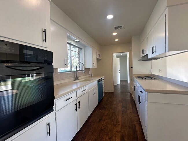 Foto del edificio - Ready for move in