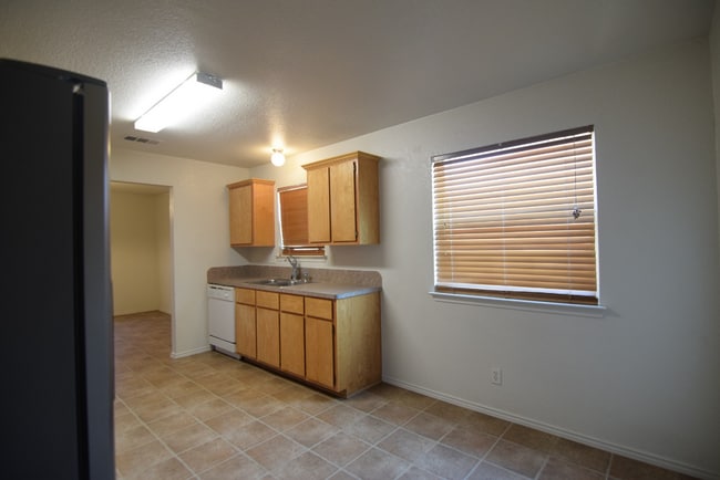 Building Photo - 3401 Lorena Dr