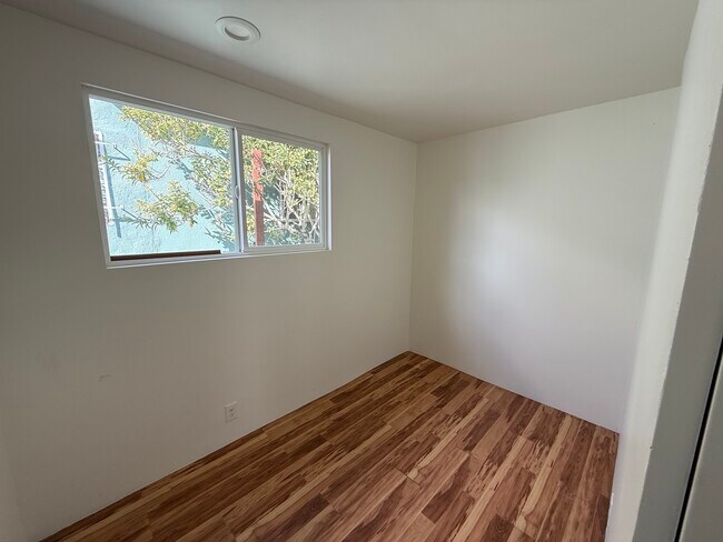 Foto del edificio - 12317 Culver Blvd