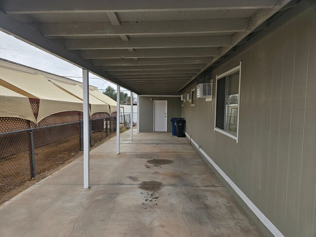 Building Photo - Newly Remodeled 3 Bedroom in Bullhead City