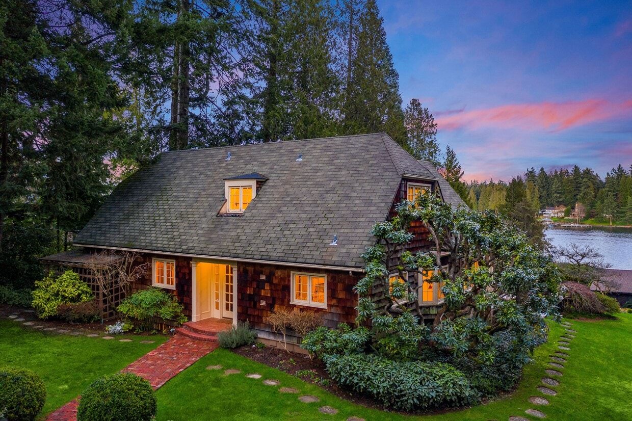 Primary Photo - 3430 Evergreen Point Rd
