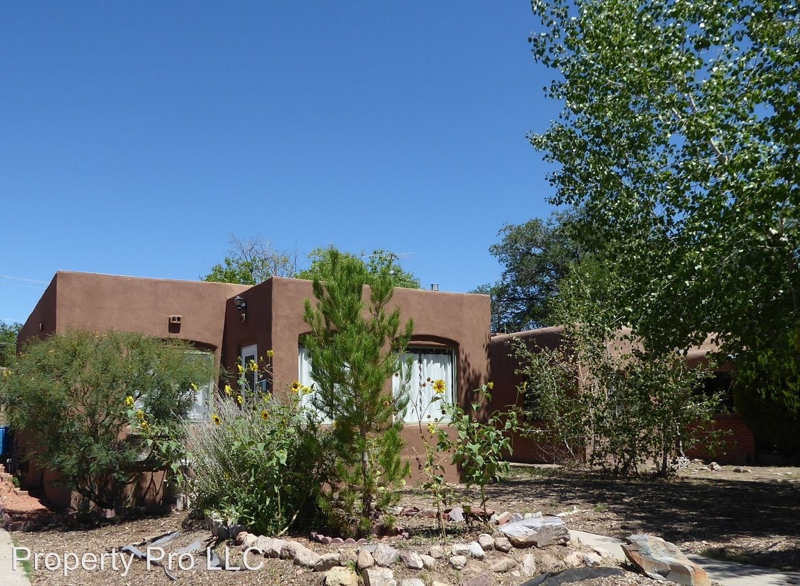 2105 Silver Ave SE, Albuquerque, NM 87106 House Rental in Albuquerque