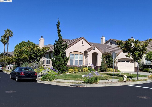Building Photo - 43401 Laurel Glen Cmn