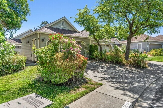 Foto del edificio - 1825 N Forest Hill Pl