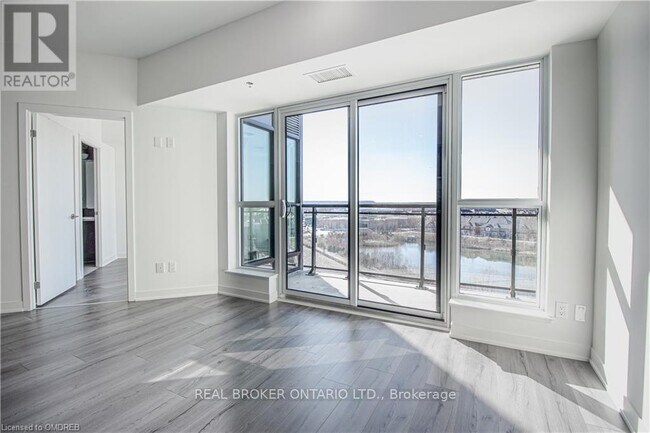 Photo du bâtiment - 405-405 Dundas St W
