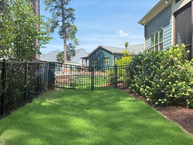 Building Photo - Beautiful  3-Bedroom Home with Loft, Screened Deck & Fenced Backyard – Convenient to Duke Univers...