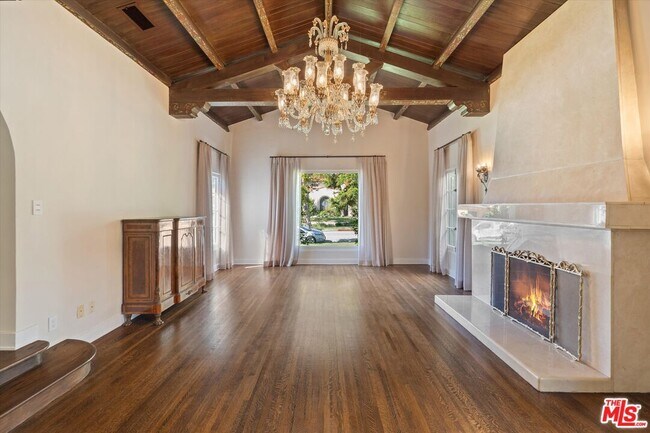 Foto del edificio - 208 S Rodeo Dr