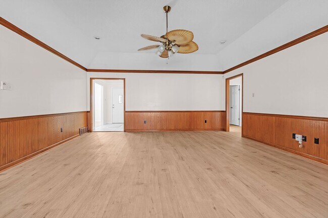 Photo - 7628 Lowrance Rd House