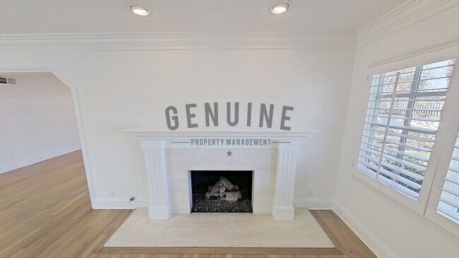 Building Photo - Beautiful Two-Level 5Bd 3.5Ba Home in Newport Beach