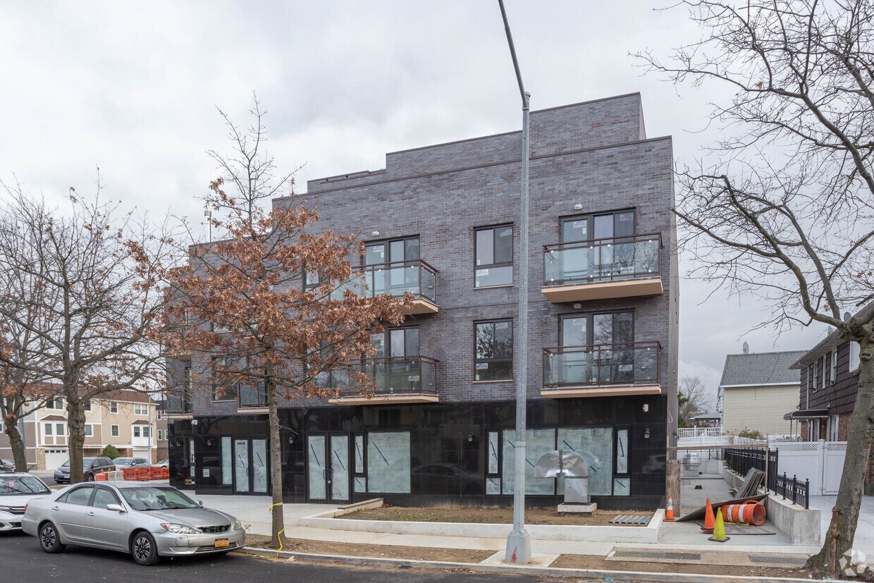 21410 15th Ave, Bayside, NY 11360 Apartments in Bayside, NY