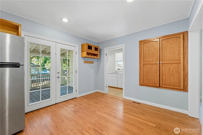 Building Photo - Stunning Newly Remodeled 3-Bed, 2-Bath Home in Great Location!