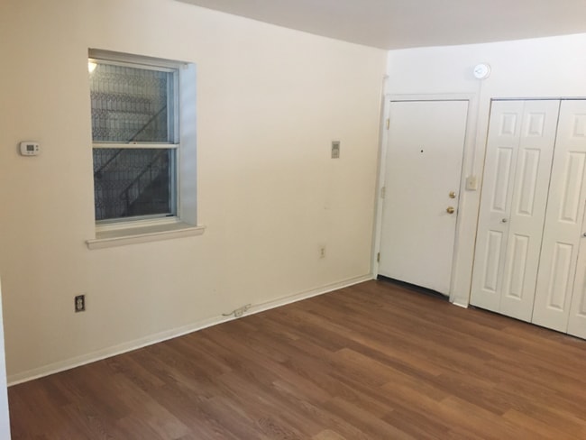 Photo - 15 E Read St Apartment