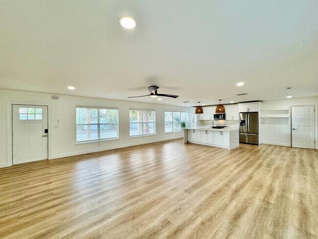 Foto del edificio - 1101 46th St N