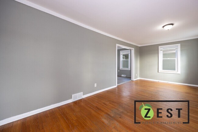 Building Photo - Beautiful house!!!!