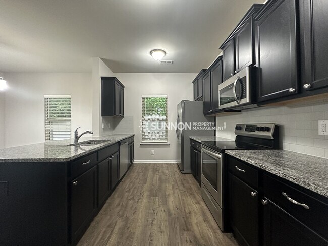 Foto del edificio - 4 Bed 2.5 Bath Home in Northlake