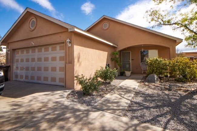 Foto del edificio - 3913 Pearl Ct