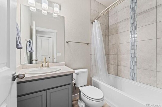 Foto del edificio - Gorgeous 5 Bed 3 bath Home In Aspen Meadows!!