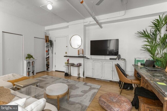 Foto del edificio - 1324 Locust St