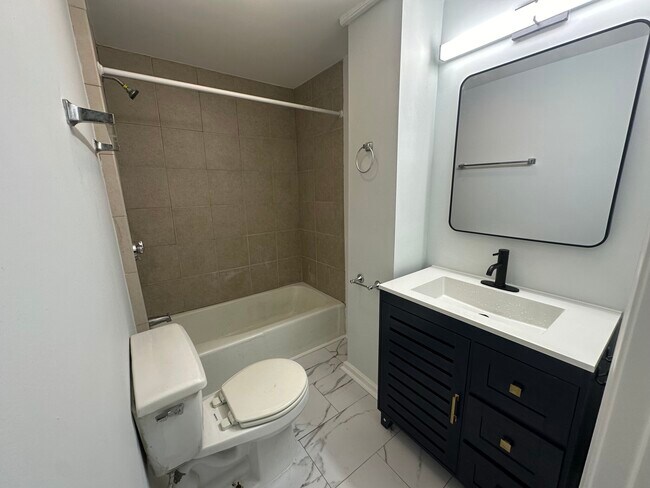 Building Photo - 258 Lexington St