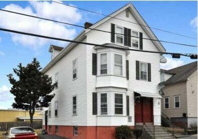 Primary Photo - 110-116 Mauran Ave