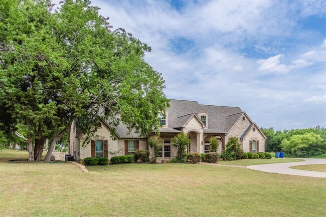 Building Photo - 929 Indian Trail