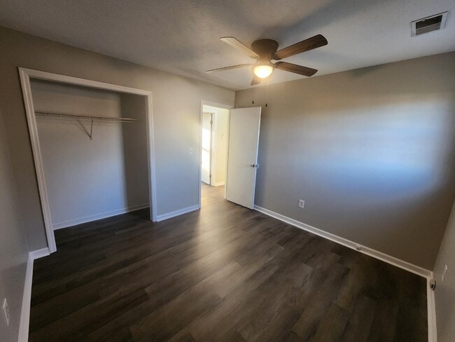 Building Photo - 132 Cardinal Dr