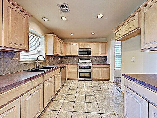 Foto del edificio - 9910 N 117th E Ave