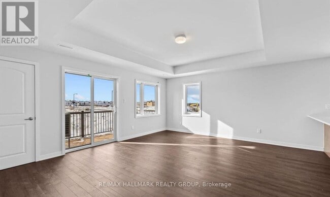 Building Photo - 106 Parnian Pvt N