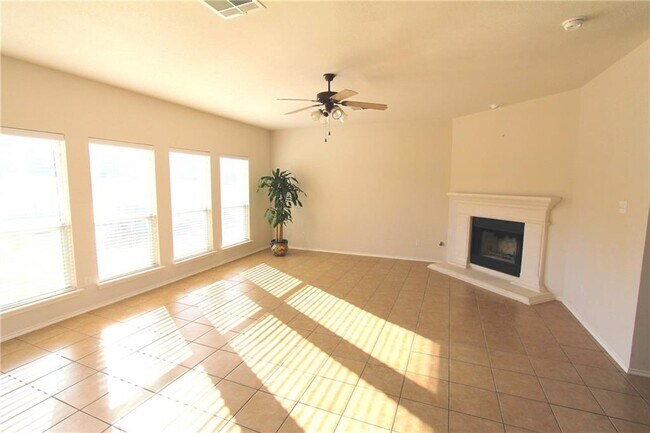 Foto del edificio - 10933 Casitas Dr