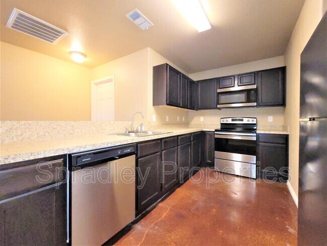 Building Photo - 1512 Brady Way