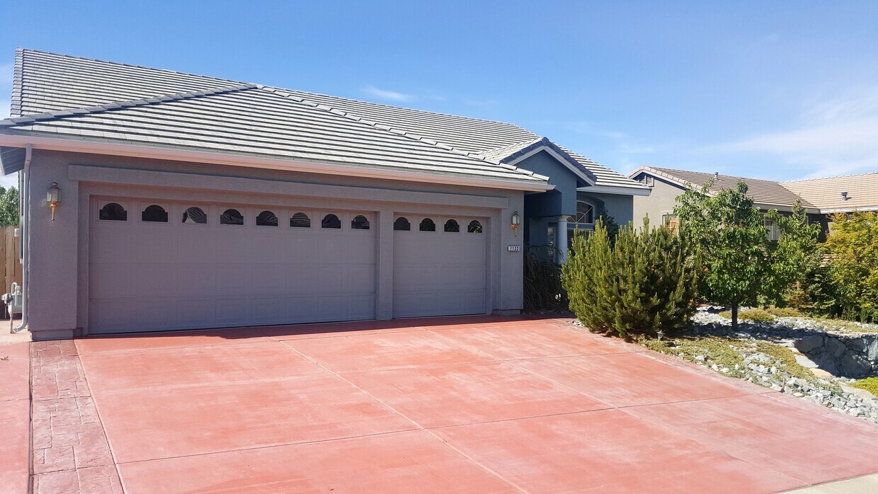 Primary Photo - Amazing 4 Bedroom Home in Northwest Reno!