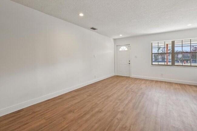 Foto del edificio - 809 SE 4th St