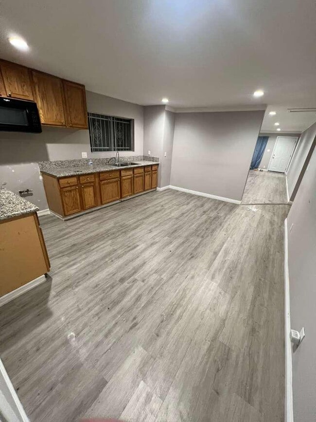 Building Photo - 1542 Ricardo St