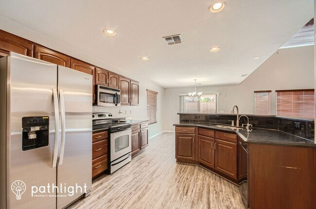 Building Photo - 18370 N Crestview Ln
